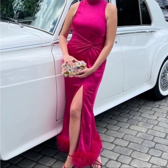 Club London - ZOE
DARK PINK SATIN TWIST SPLIT MAXI DRESS WITH FEATHER TRIM - Picture 6 of 6